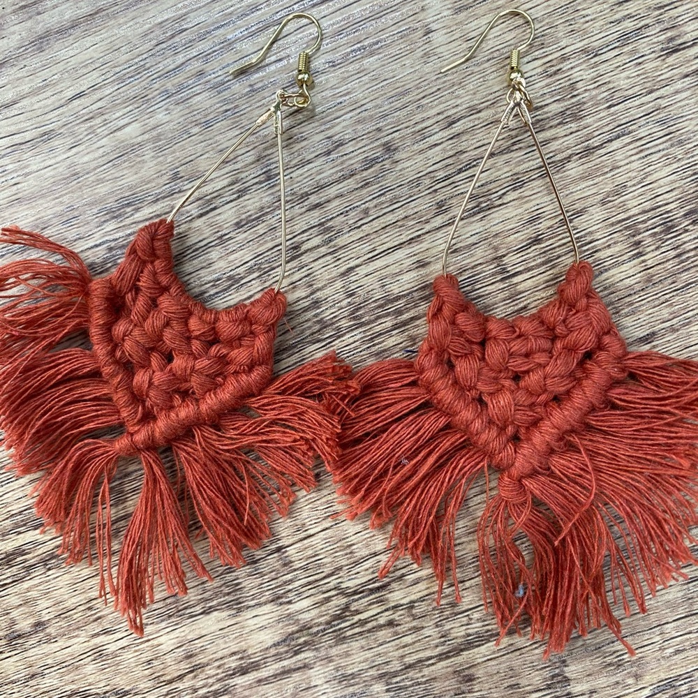 Macrame dangle earrings